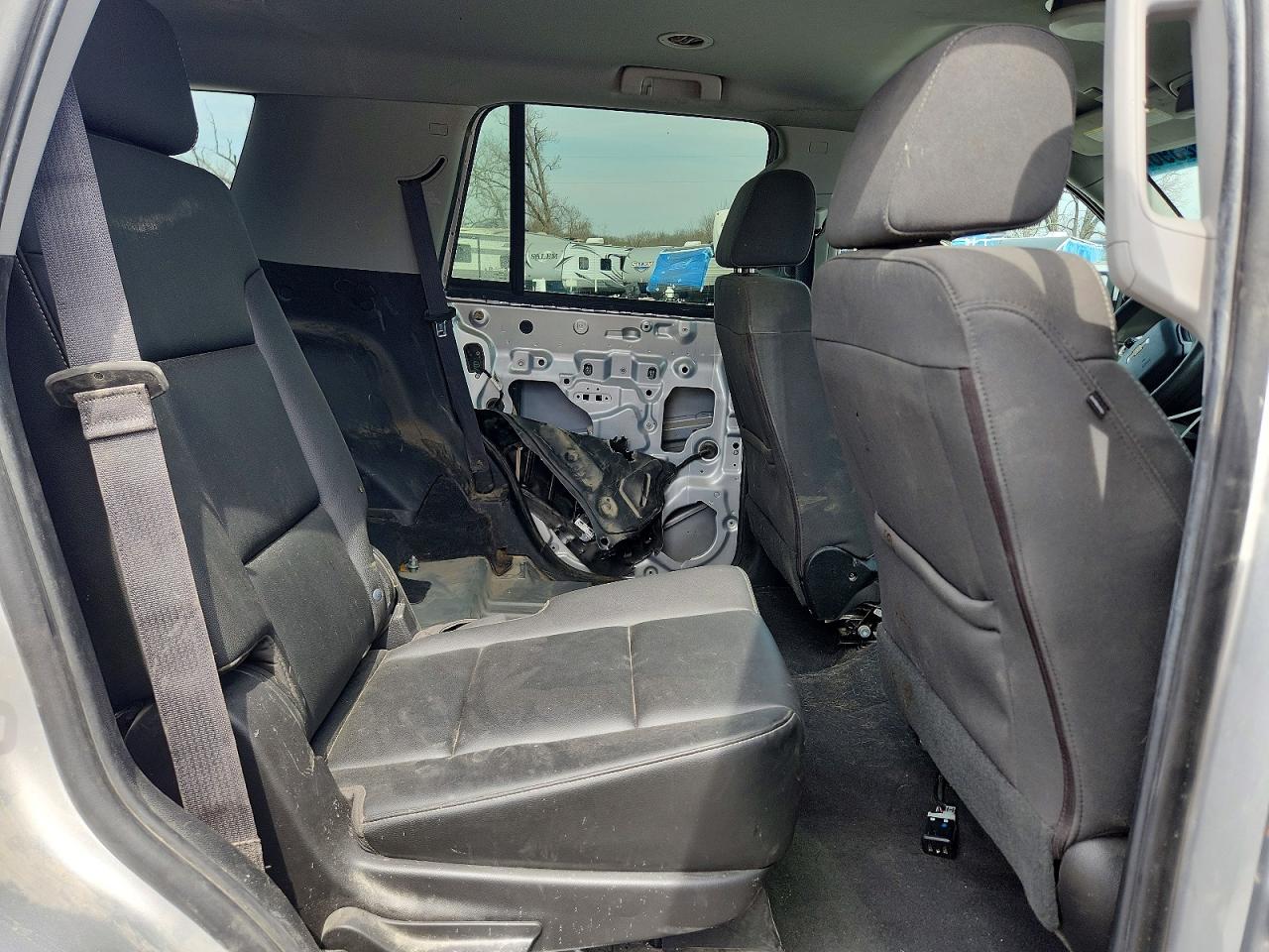 2019 Chevrolet Tahoe VIN 1GNSKDEC6KR362420 photo 11