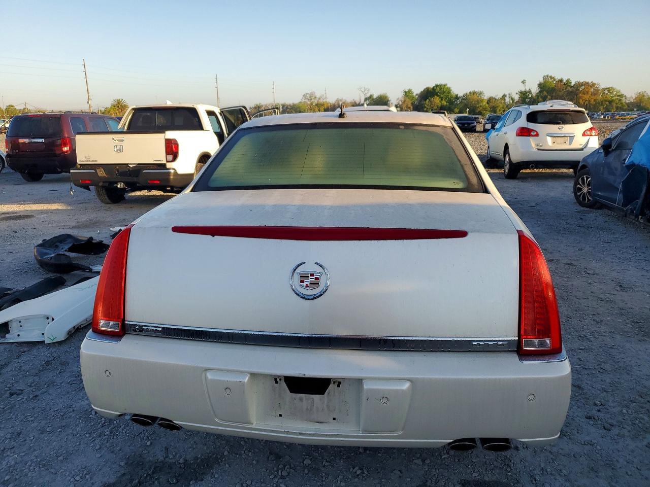 2008 Cadillac Dts VIN 1G6KD57Y38U141450 photo 6