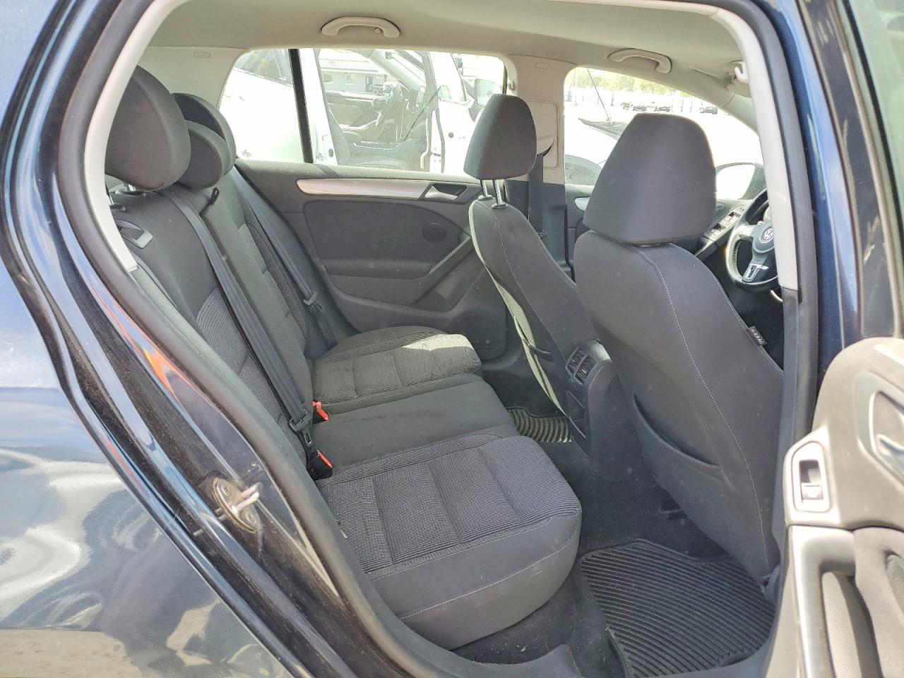 2013 Volkswagen Golf VIN WVWDB7AJ2DW097085 photo 10