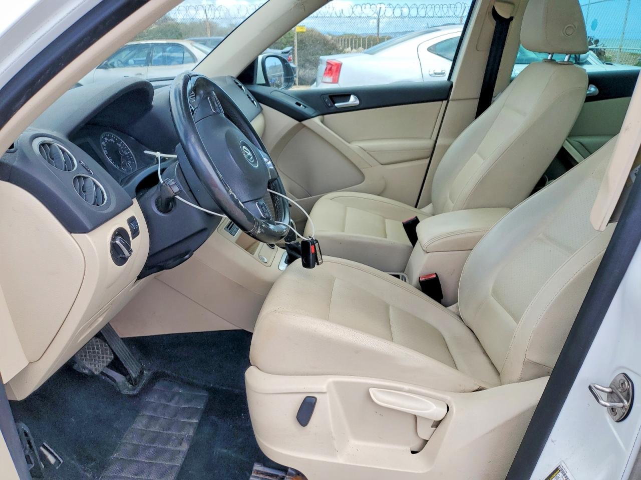2014 Volkswagen Tiguan VIN WVGAV3AX0EW600150 photo 7