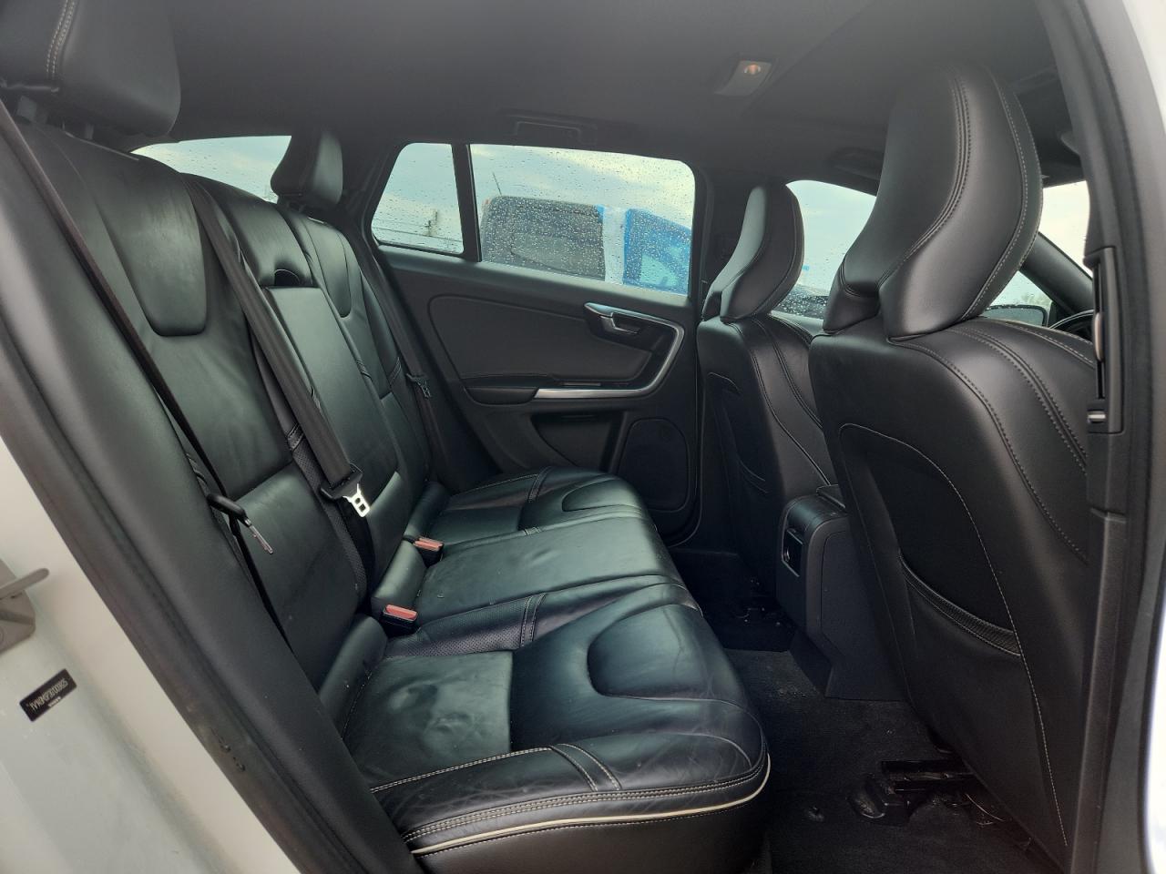 2016 Volvo V60 VIN YV149MSP3G1309825 photo 10