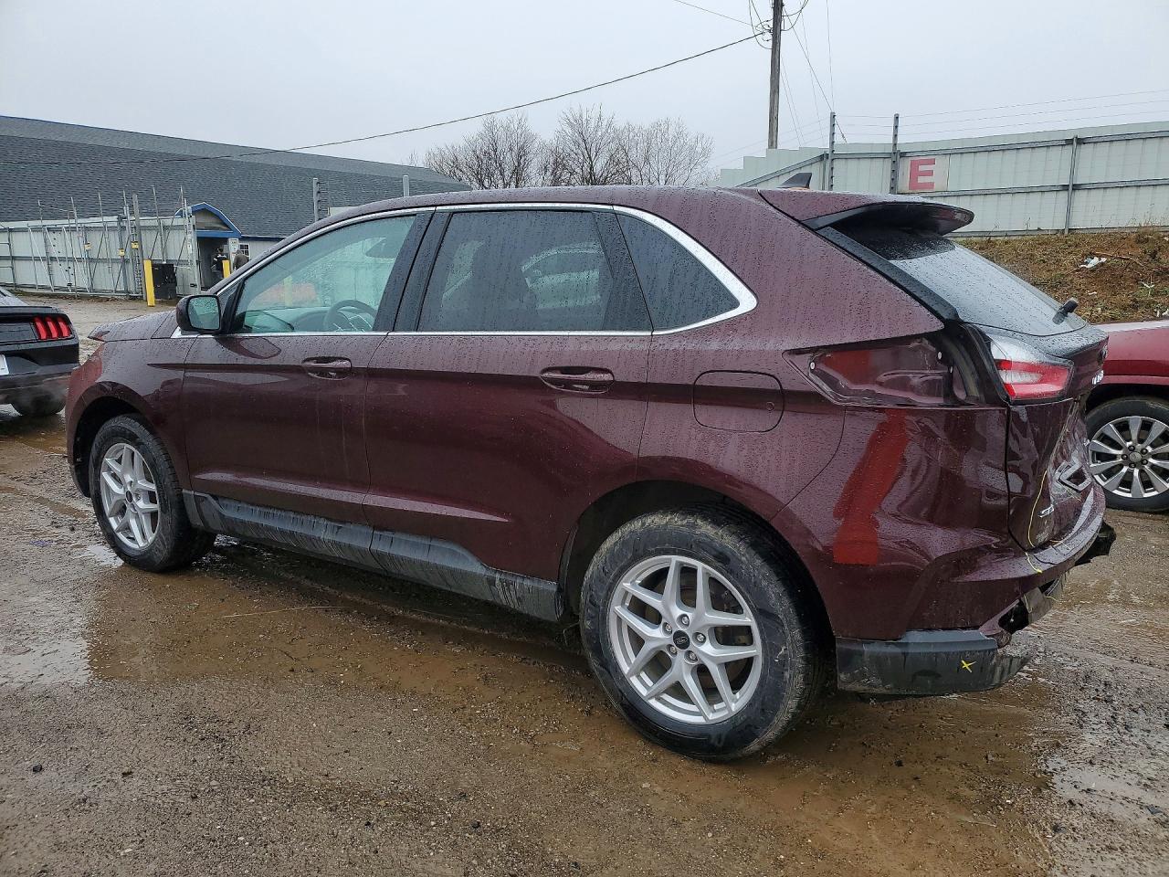 2024 Edge VIN 2FMPK4J97RBA61494 photo 2
