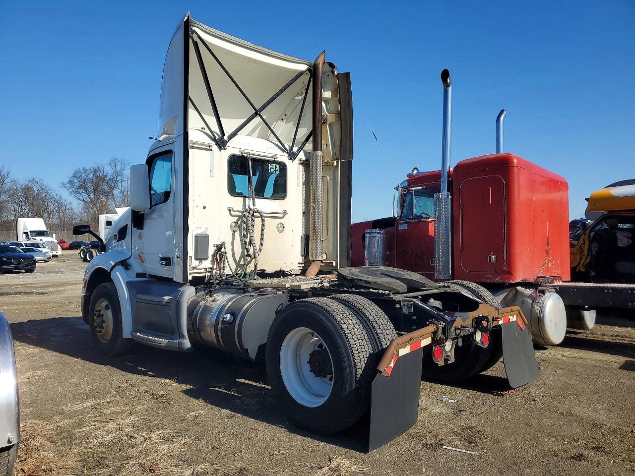2017 PETERBILT All models VIN 1XPBA48X4HD428431 photo 3