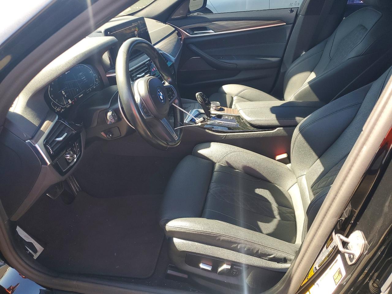 2023 BMW 5 series VIN WBA13AG09PCM42255 photo 7