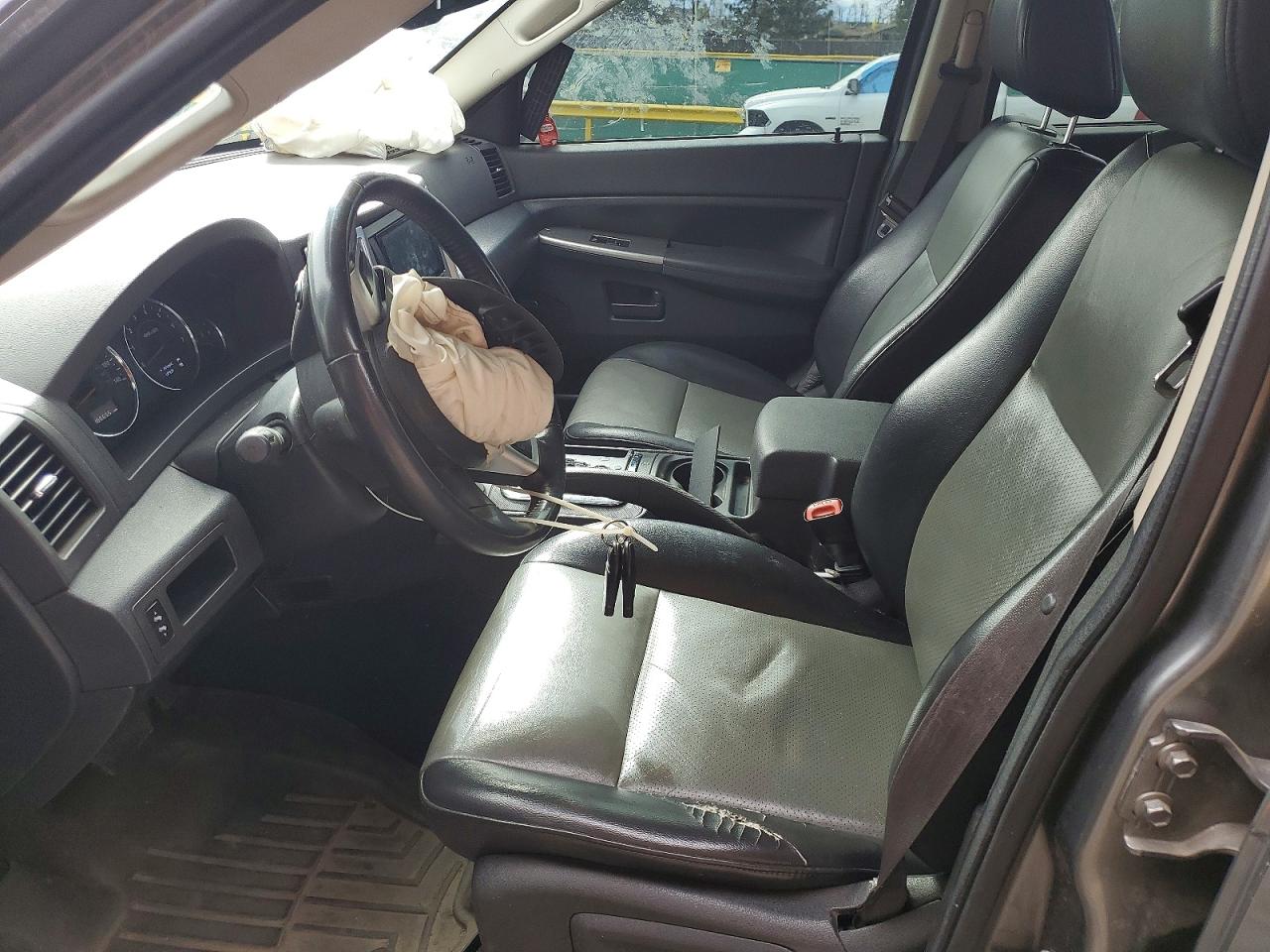 2008 Jeep Cherokee VIN 1J8GR48K08C136374 photo 7