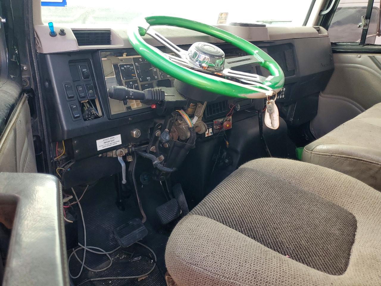 1999 International 4000 serie VIN 1HTSCAAM5XH206758 photo 8