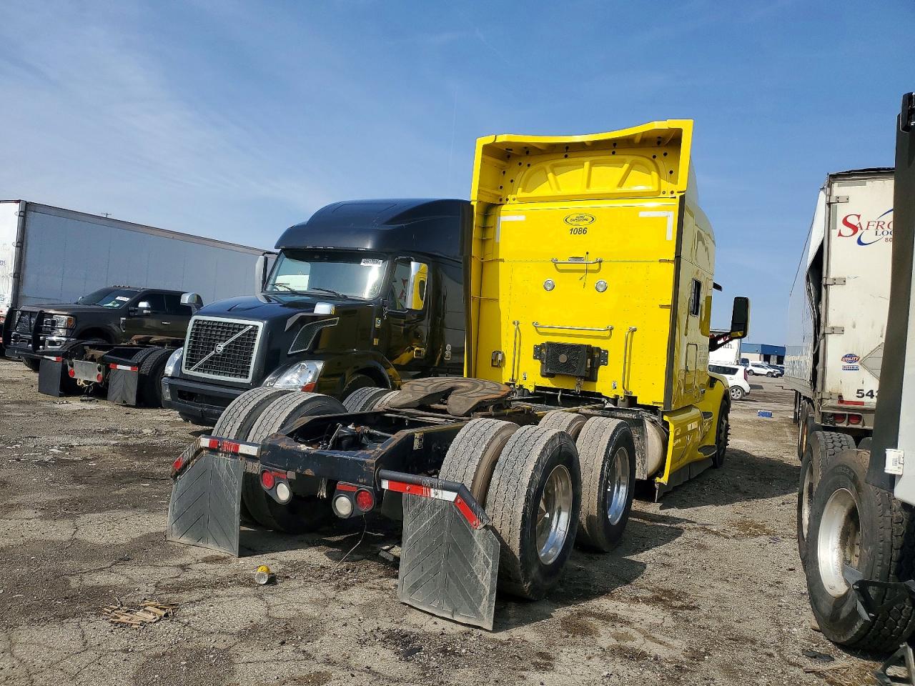 2017 PETERBILT All models VIN 1XPBDP9X2HD418150 photo 4