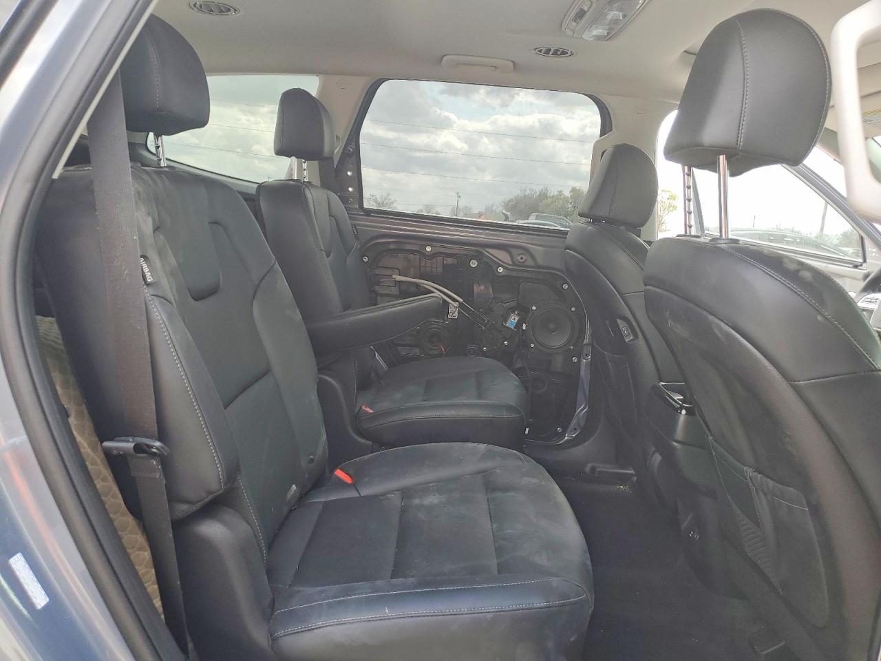 2025 Kia Telluride VIN 5XYP64GC5SG597034 photo 11