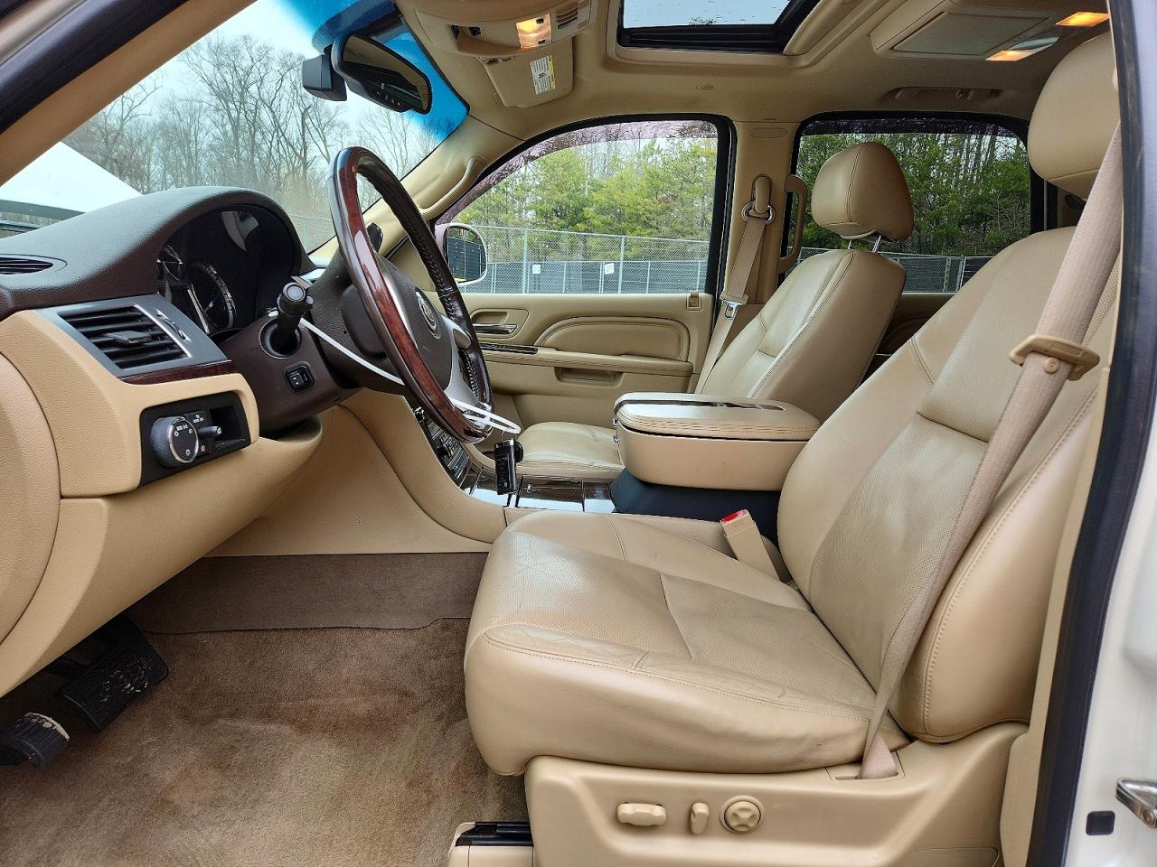 2011 Cadillac Escalade VIN 1GYS4BEF8BR156771 photo 7
