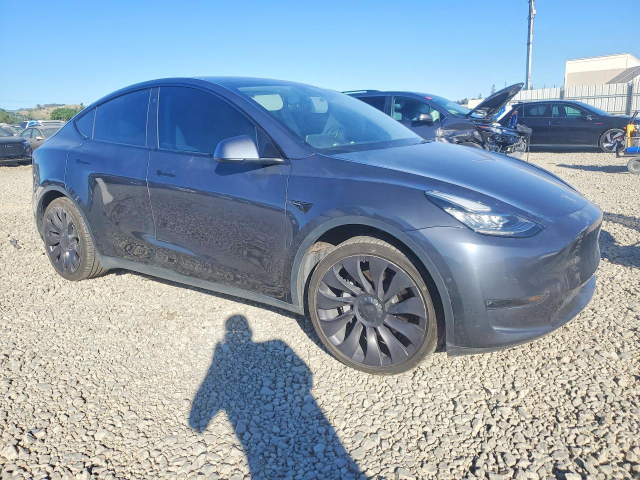2022 TESLA Model y VIN 7SAYGDEE1NF319624 photo 4