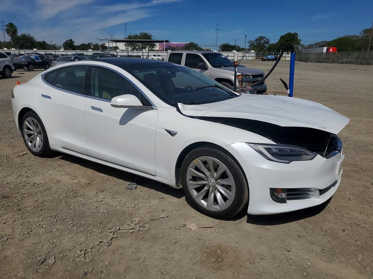 2017 TESLA Model s VIN 5YJSA1E22HF199068 photo 4