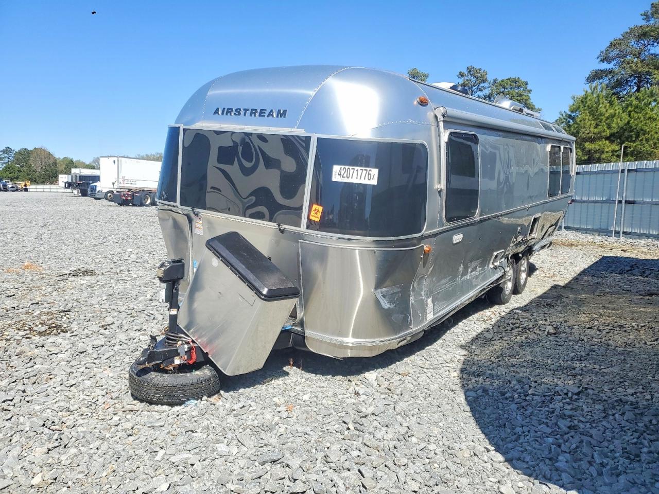 2021 AIRSTREAM Unknown VIN 1STT9YL27MJ555799 photo 2