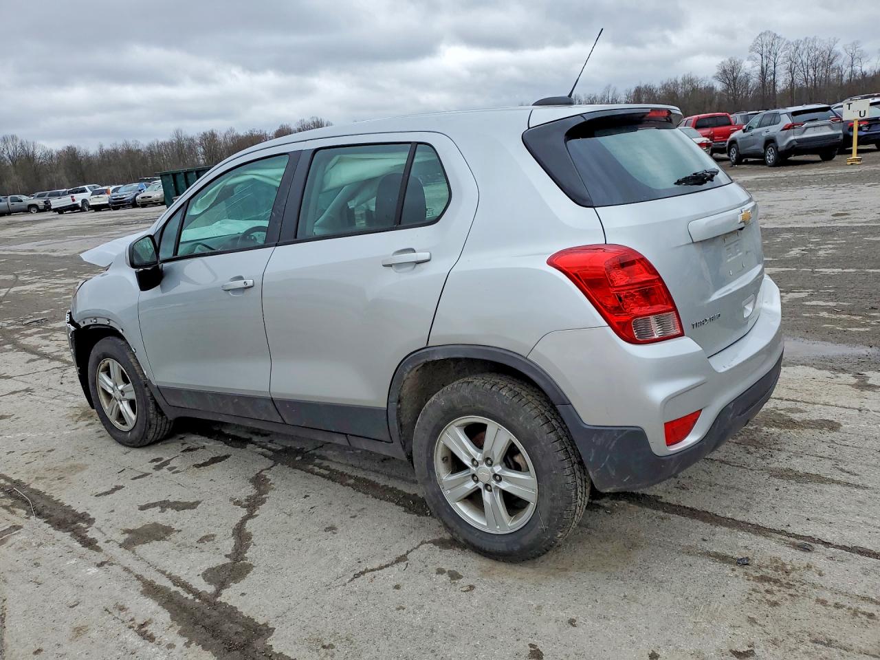 2020 CHEV Trax VIN 3GNCJNSB4LL107508 photo 2