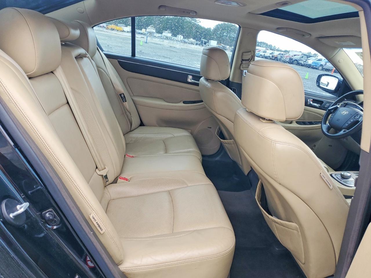 2011 Hyundai Genesis VIN KMHGC4DF0BU133621 photo 10