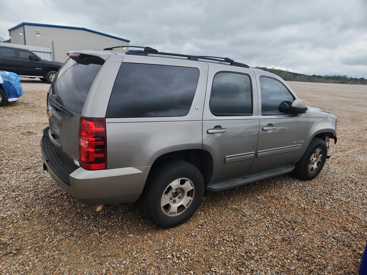 2009 Chevrolet Tahoe VIN 1GNFK230X9R268582 photo 3