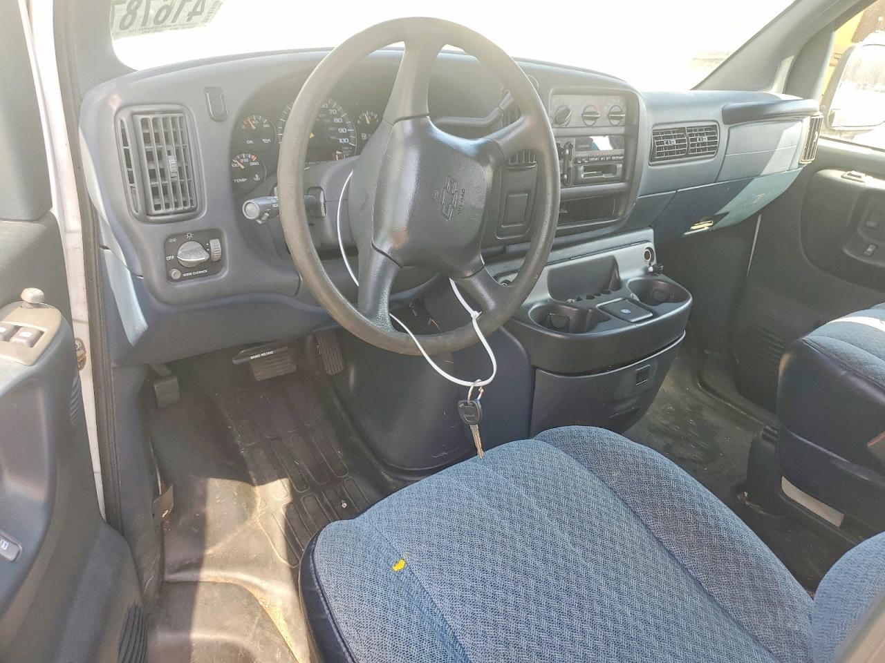 1999 Chevrolet Express VIN 1GAGG25R6X1038245 photo 8
