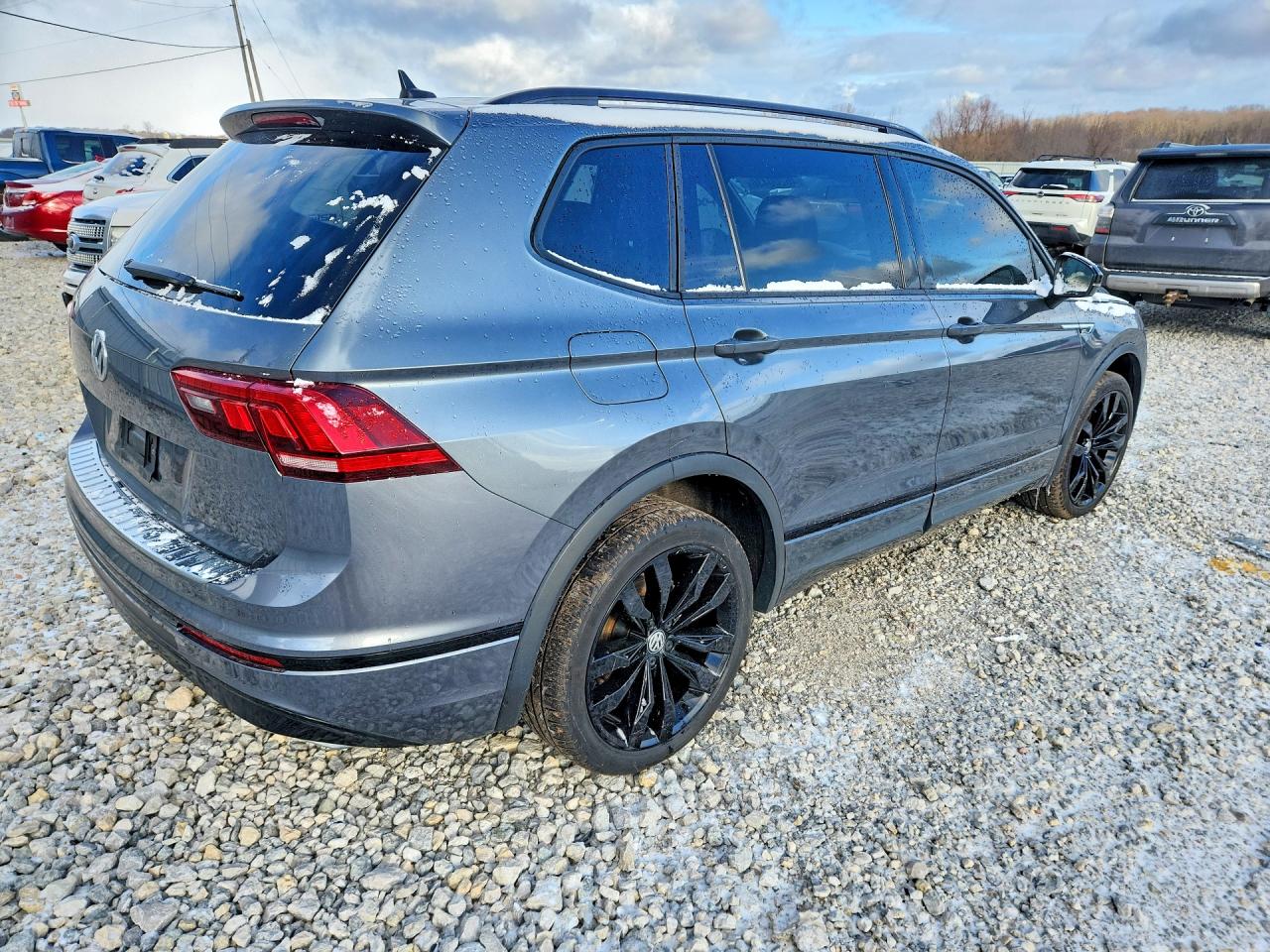 2021 Volkswagen Tiguan VIN 3VV2B7AX4MM139947 photo 3