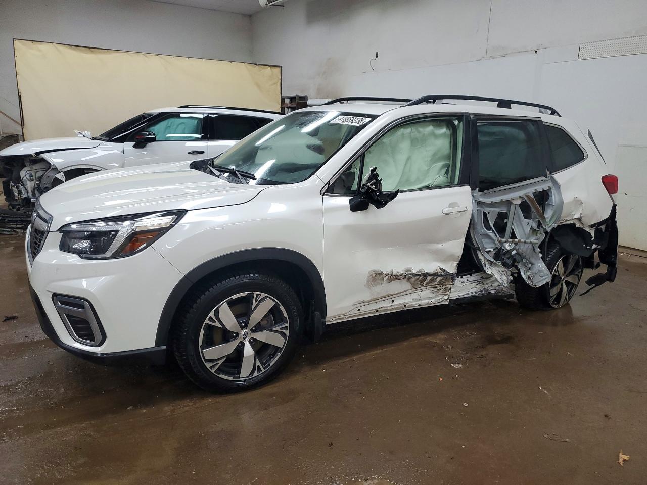 2021 Forester VIN JF2SKAXC4MH548939 photo 1