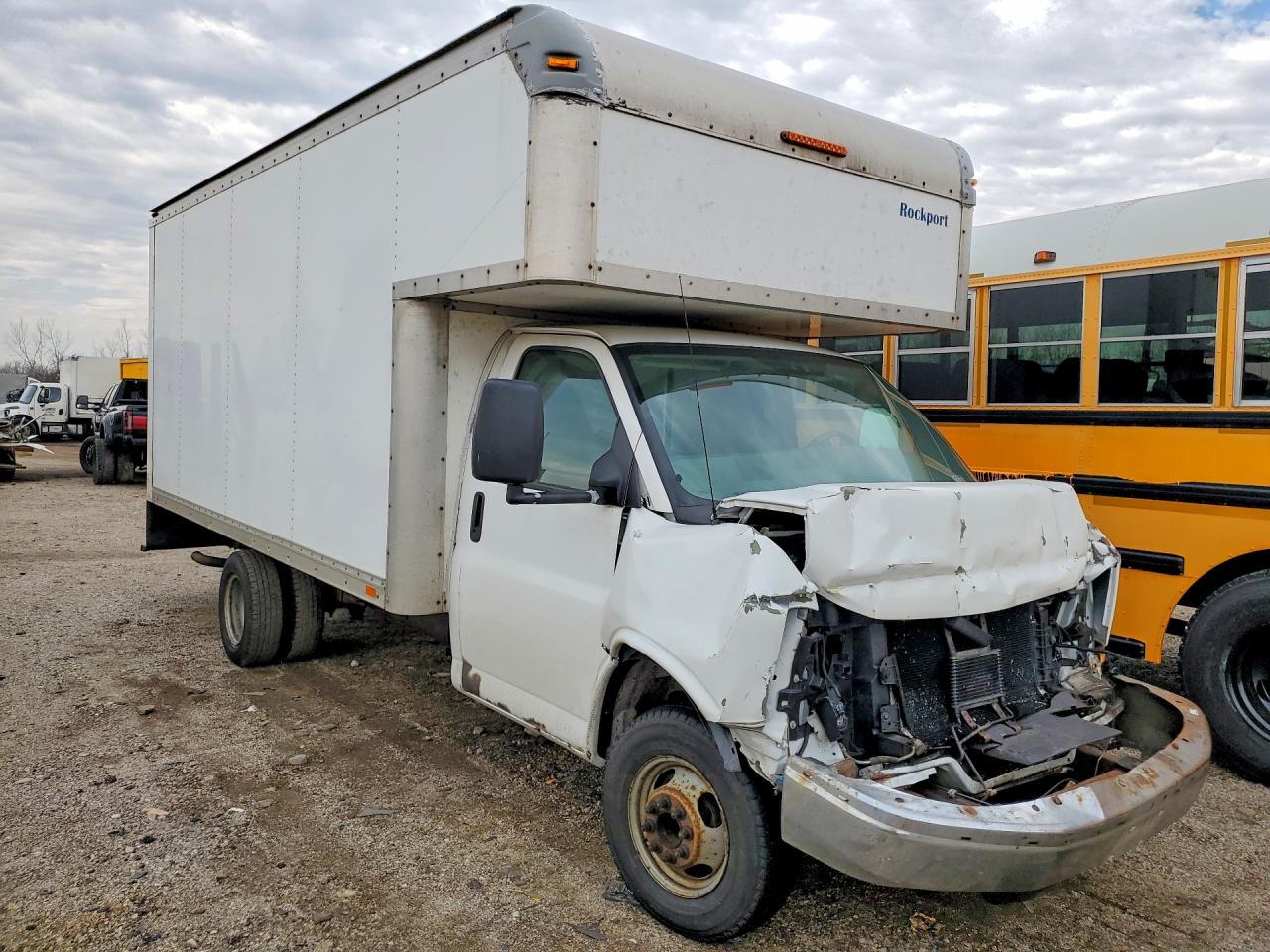2005 CHEVROLET Express VIN 1GBJG31U451165686 photo 4