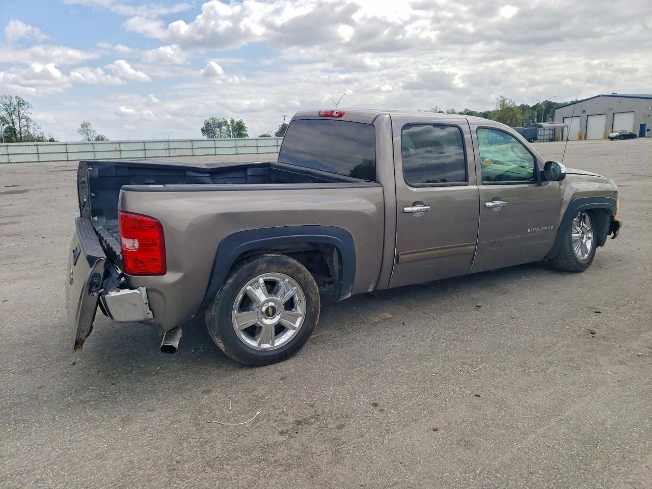 2012 Chevrolet All models VIN 1GCPKSE70CF143395 photo 3