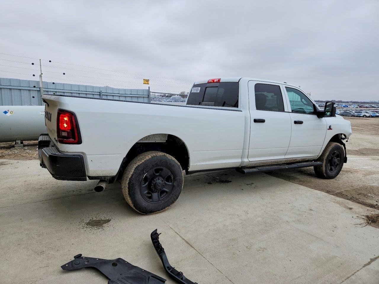 2025 Ram 3500 VIN 3C63R3GL7SG540391 photo 3