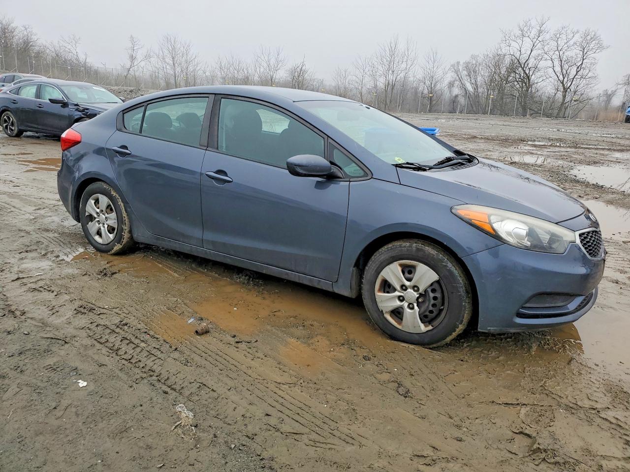 2016 Kia Forte VIN KNAFK4A62G5613990 photo 4