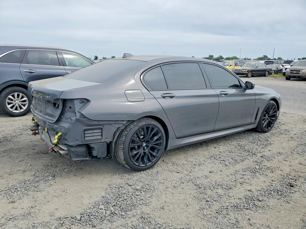 2022 BMW 7 series VIN WBA7U2C01NCG92527 photo 3