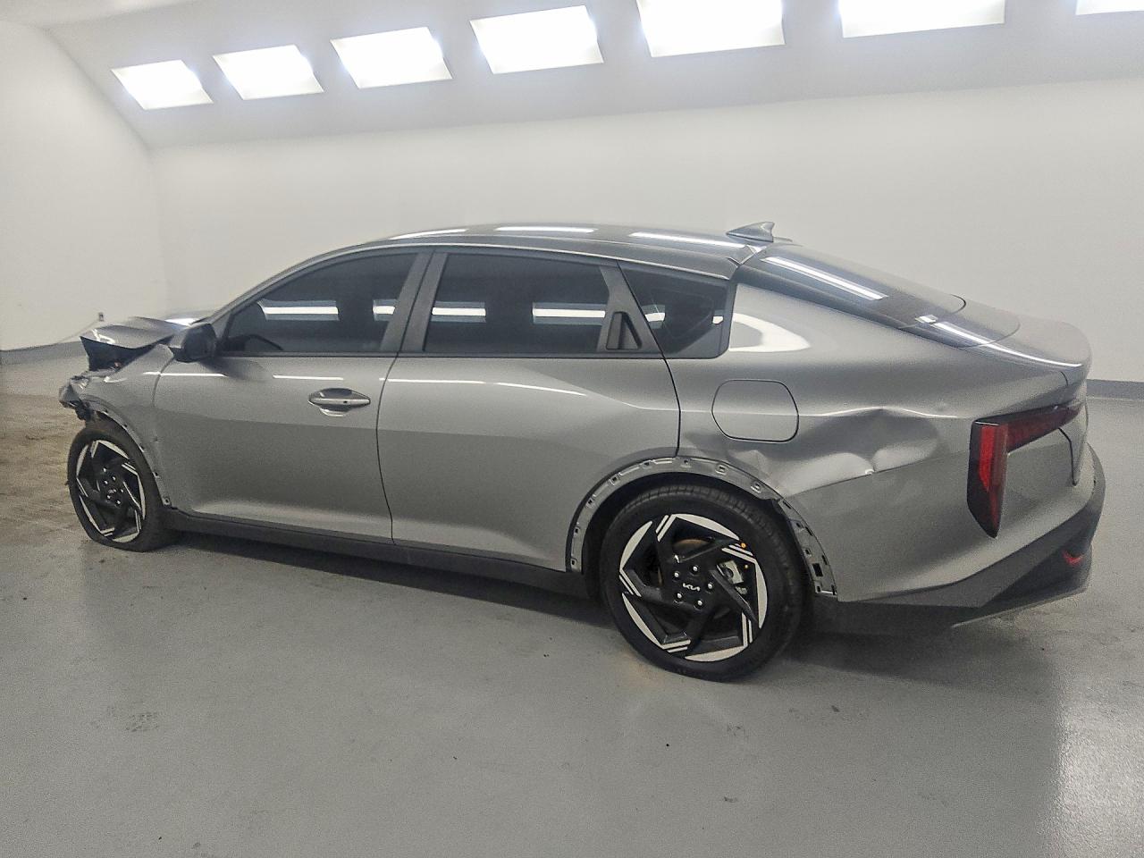 2025 Kia All other VIN 3KPFU4DE2SE144719 photo 2