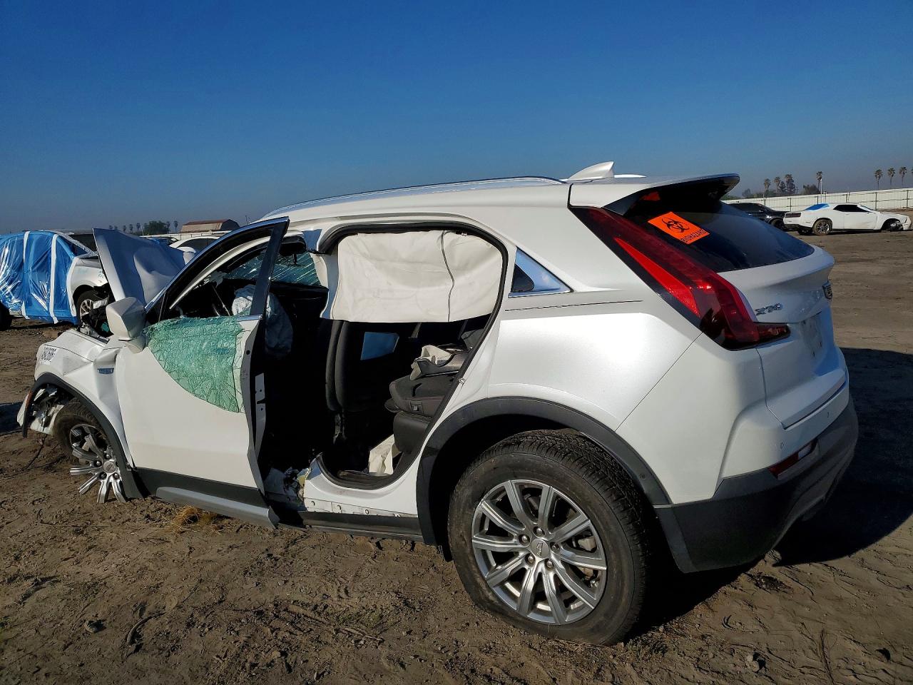 2019 Cadillac Xt4 VIN 1GYFZCR43KF153327 photo 2