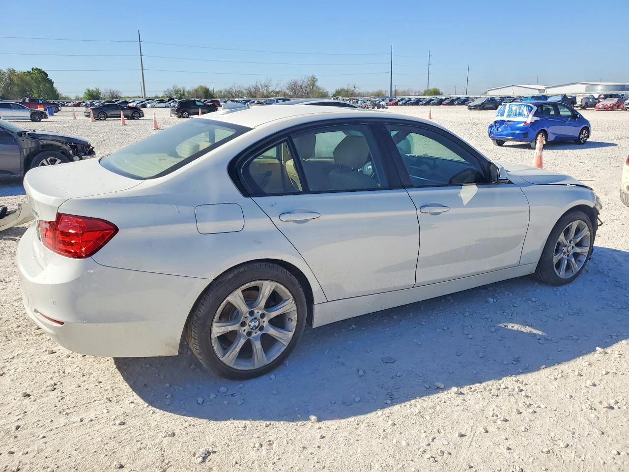 2015 BMW 3 series VIN WBA3B5C57FF961662 photo 3
