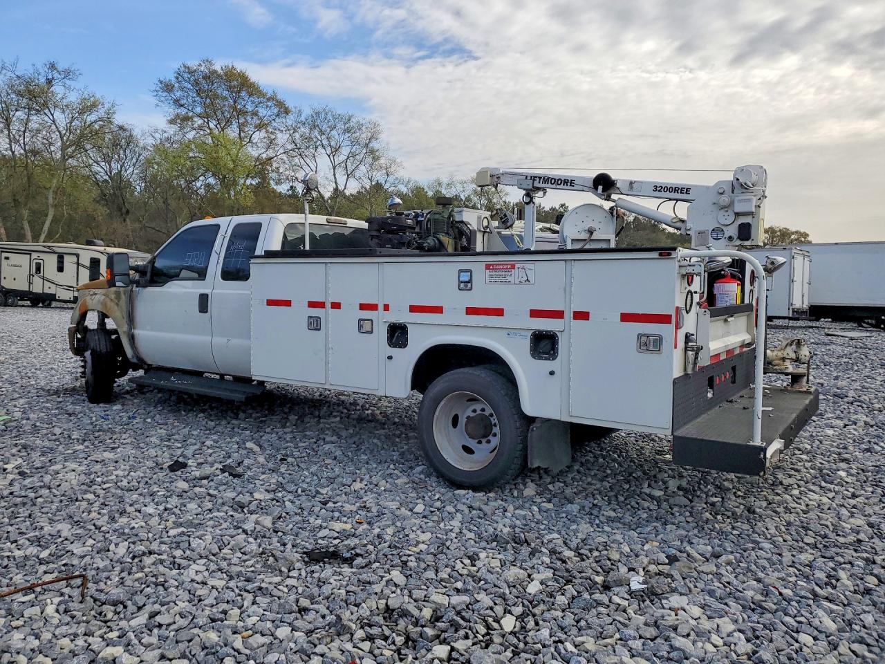 2015 Ford F550 supe VIN 1FD0X5HYXFED10909 photo 2