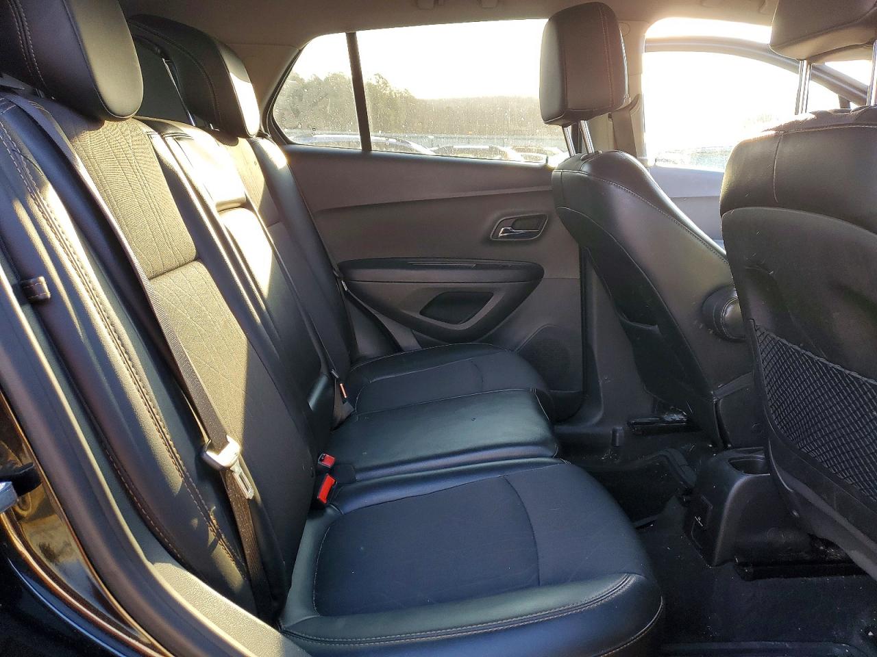 2018 Chev Trax VIN 3GNCJPSB6JL420200 photo 11