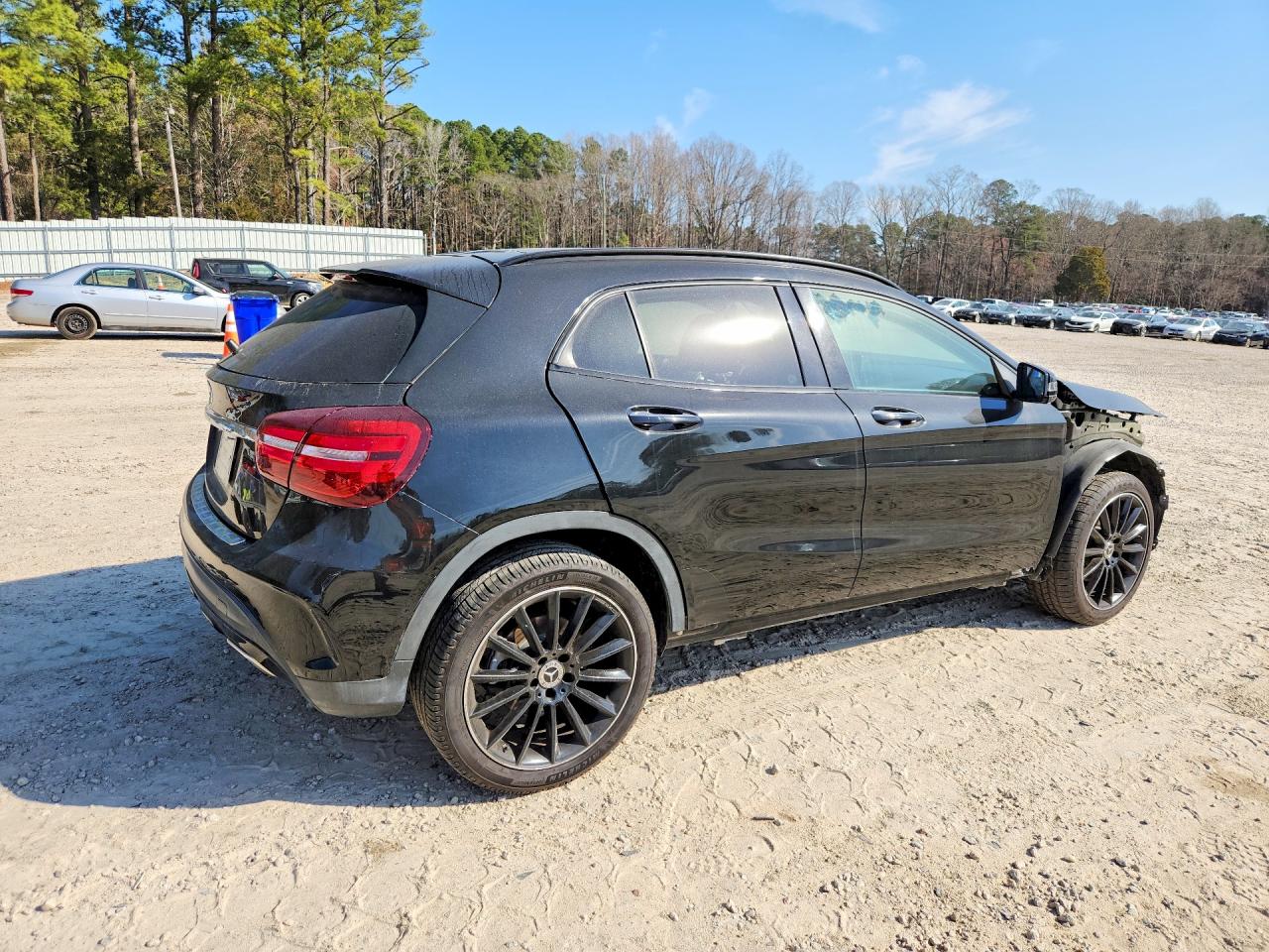 2019 Mercedes Gla-class VIN WDCTG4EB7KJ581613 photo 3