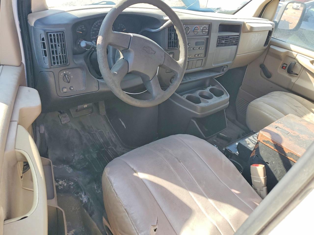 2006 Chevrolet Express VIN 1GCGG25V661177956 photo 8