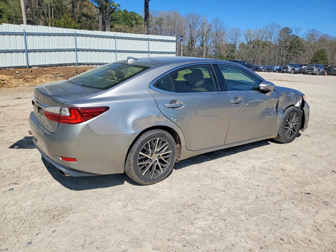 2016 Lexus ES350 VIN 58ABK1GG6GU017940 photo 3