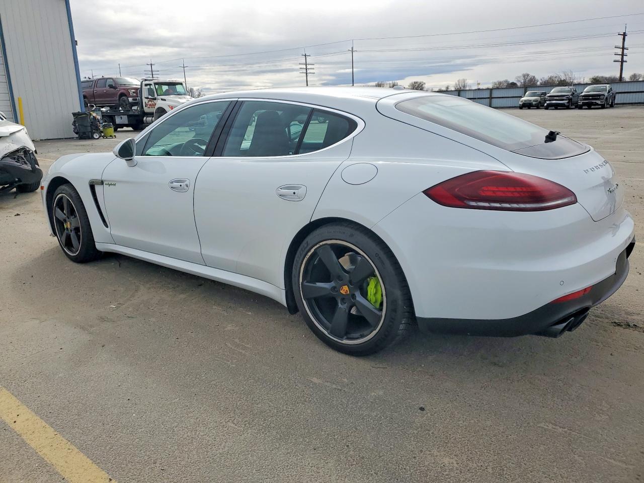 2016 Porsche Panamera VIN WP0AD2A75GL041314 photo 2