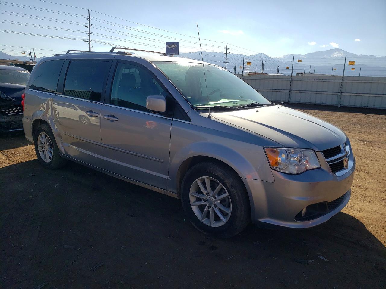 2017 Dodge Caravan VIN 2C4RDGCG2HR860979 photo 4