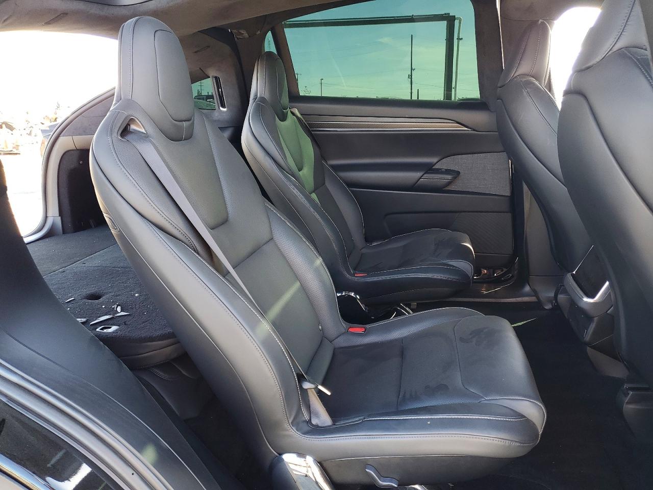 2024 Tesla Model x VIN 7SAXCBE69RF437446 photo 10