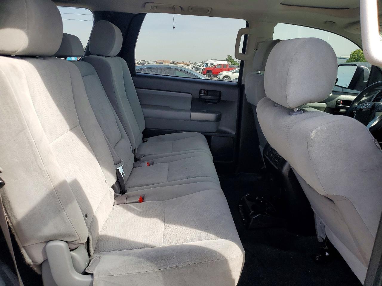 2017 Toyota Sequoia VIN 5TDZY5G12HS068465 photo 10