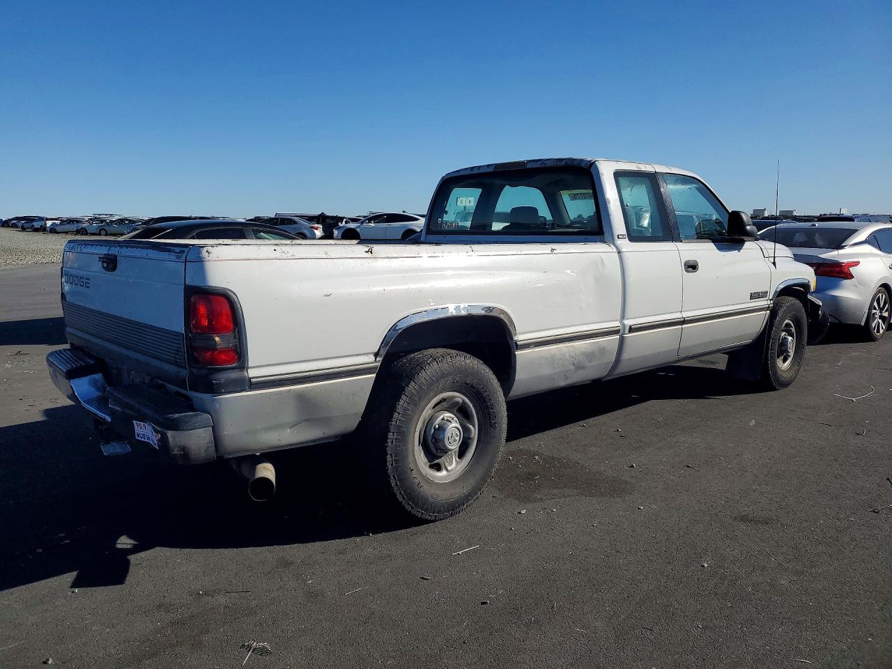 1996 Dodge Ram 2500 VIN 1B7KC23C2TJ188651 photo 3