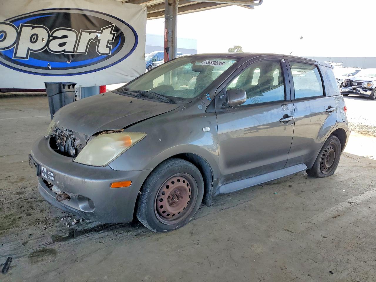 2005 Scion Xa VIN JTKKT624050110520 photo 1