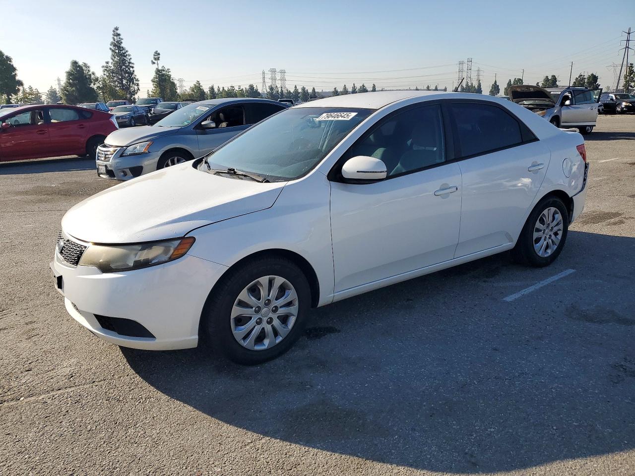 2011 Kia Forte VIN KNAFU4A23B5413832 photo 1