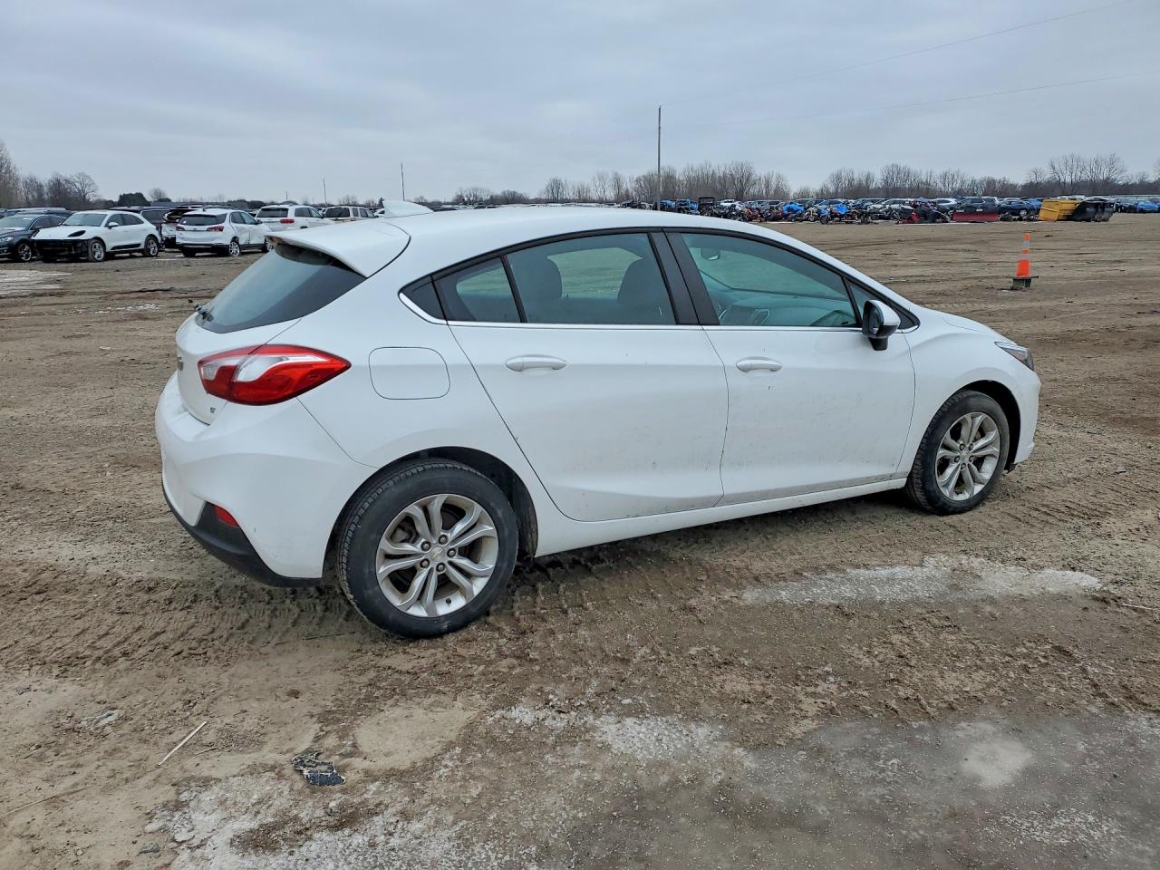 2019 Chevrolet Cruze VIN 3G1BE6SM4KS566440 photo 3