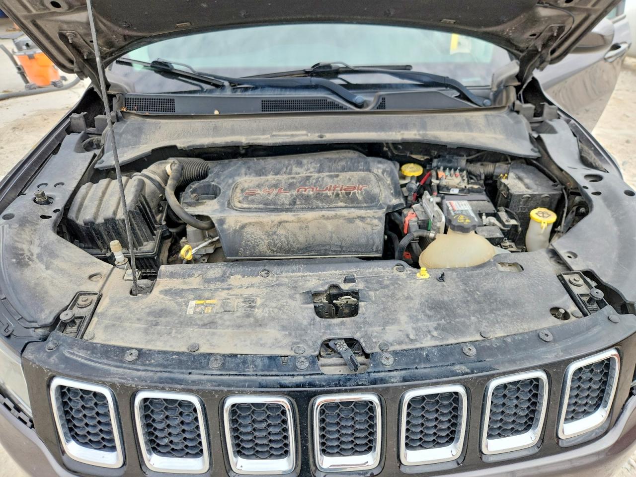 2018 Jeep Compass VIN 3C4NJDBB7JT104188 photo 12