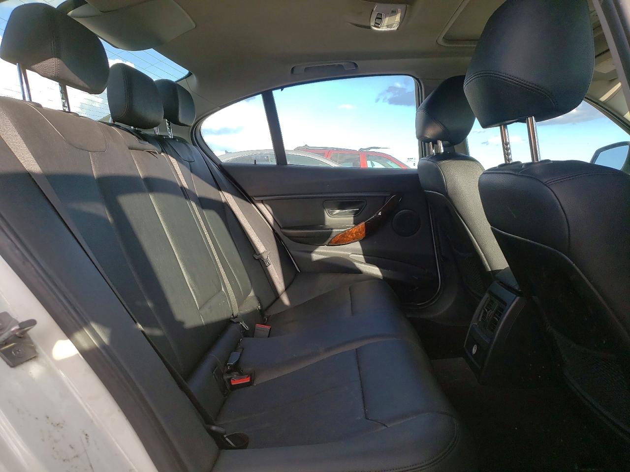 2014 BMW 3 series VIN WBA3C1C57EK110716 photo 10