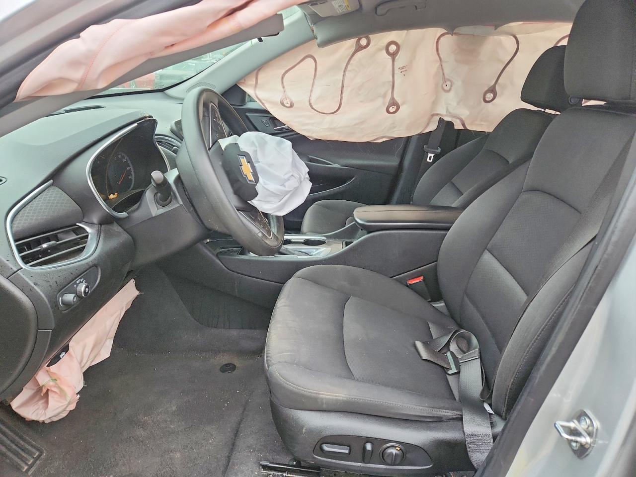 2019 Chev Malibu VIN 1G1ZD5ST8KF206241 photo 7