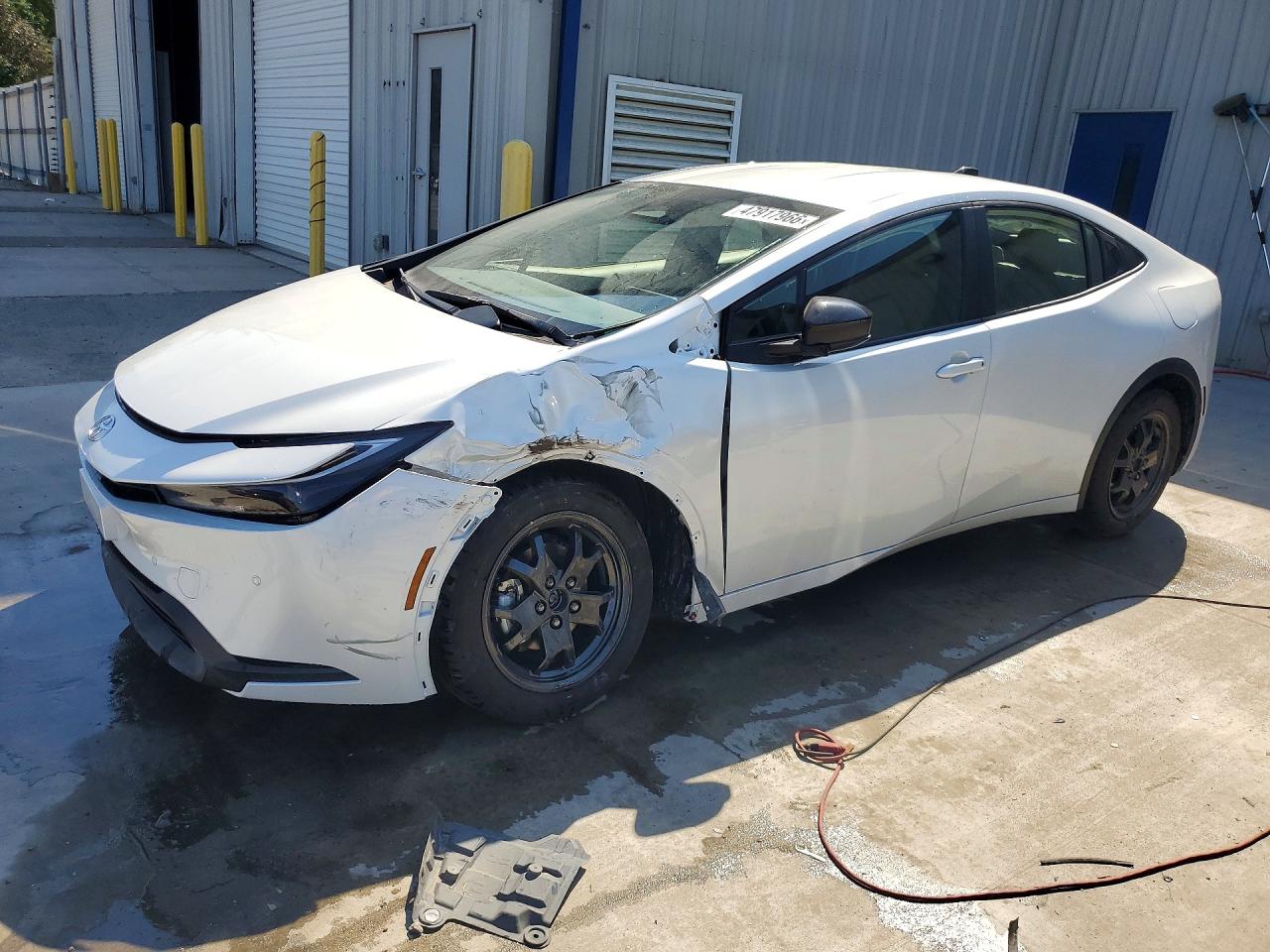 2026 Toyota Prius VIN JTDACAAU5T3075069 photo 1