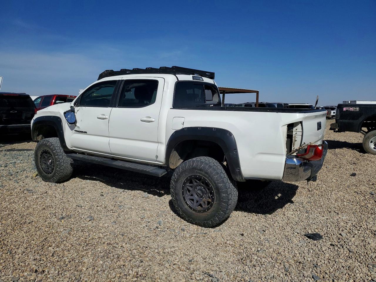 2019 Toyota Tacoma VIN 3TMAZ5CN3KM110829 photo 2