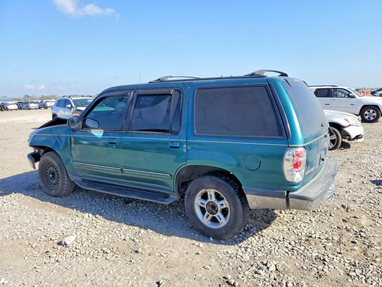 1998 Ford Explorer VIN 1FMZU32X7WZC14586 photo 2