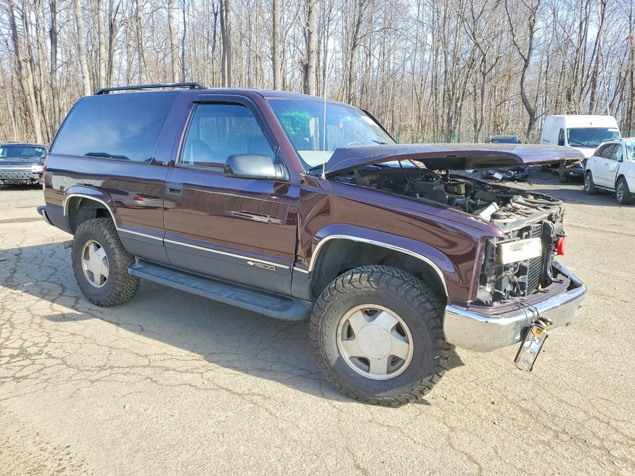1997 Chevrolet Tahoe VIN 3GNEK18R8VG190200 photo 4